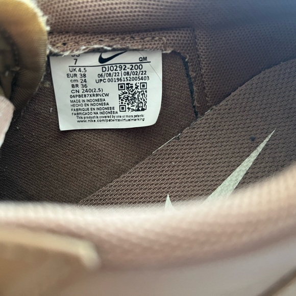 Nike Tan/Carmel Sneakers Size 7 - Picture 4 of 5